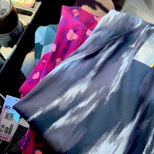 2 pairs of leggings each 20